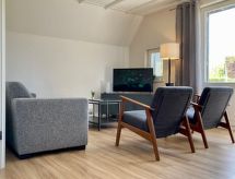 Vrijstaand vakantiehuis met tuin op 500m van het meer in Friesland - thumbnail 4