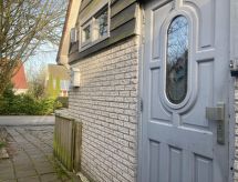 Vrijstaand vakantiehuis met sauna aan het water in Anjum, Friesland - thumbnail 4