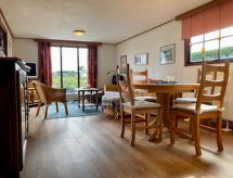 Casa Rosa: Knusse bungalow aan het Lauwersmeer met haard en tuin - thumbnail 4