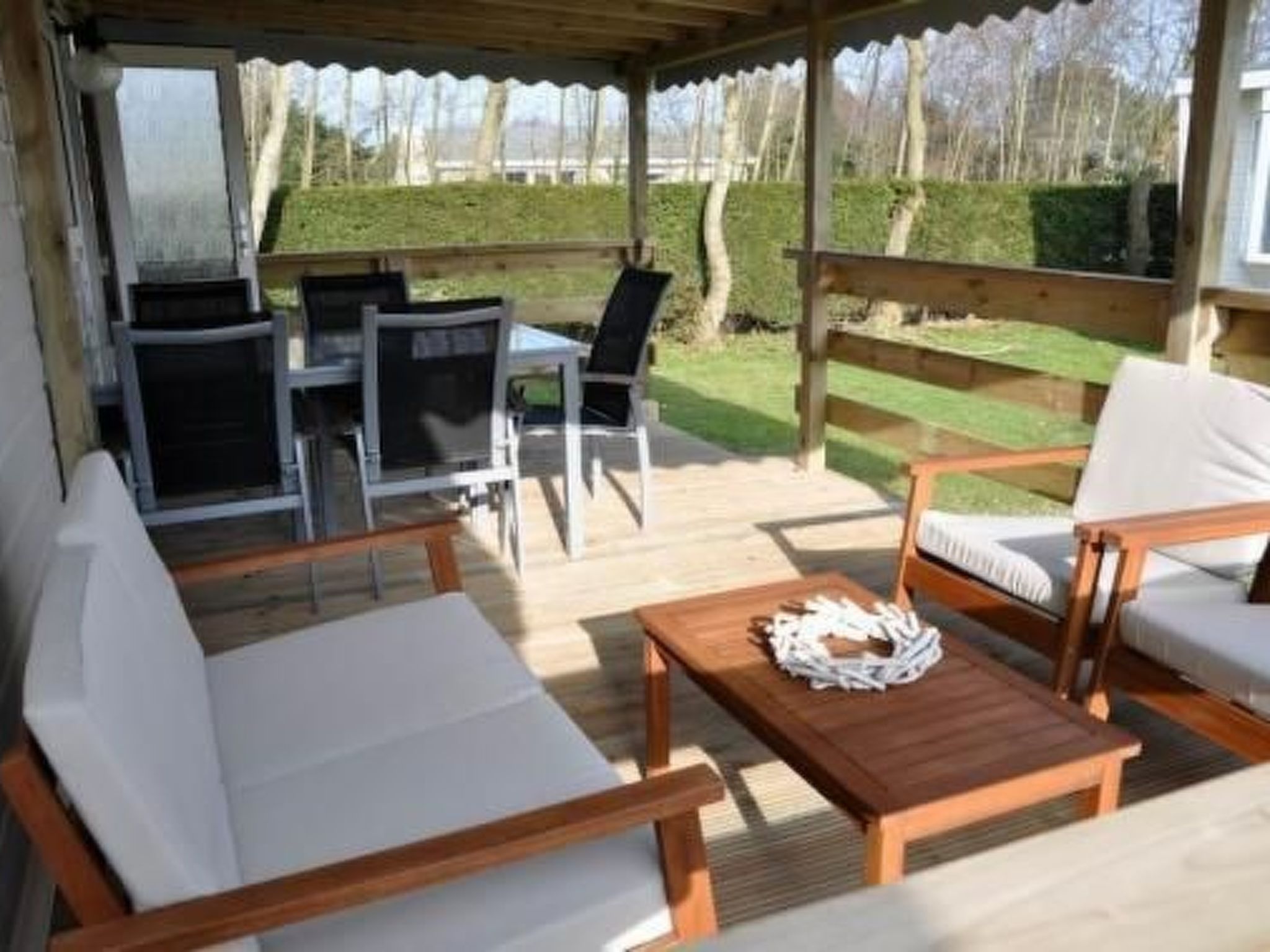 Strandnahes Chalet mit überdachter Veranda-Binnen