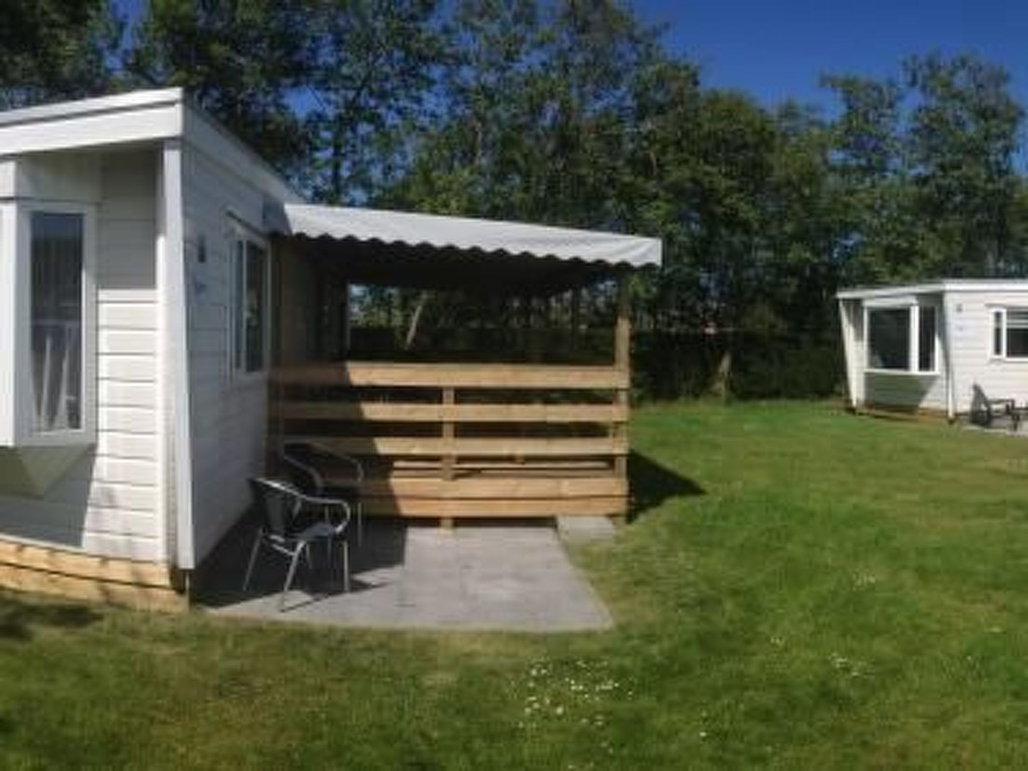 Strandnahes Chalet mit überdachter Veranda-Binnen