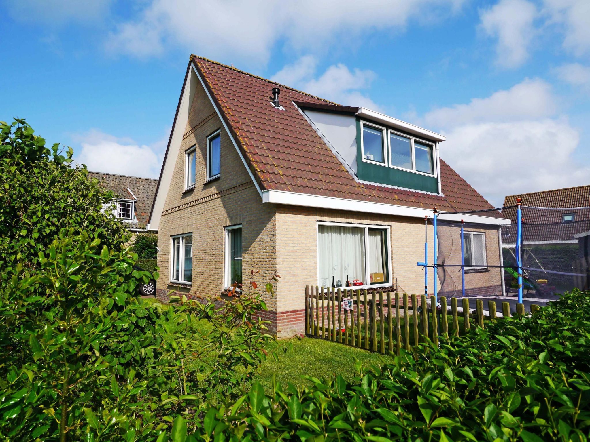 "Yesser" mit eigener Terrasse-Binnen