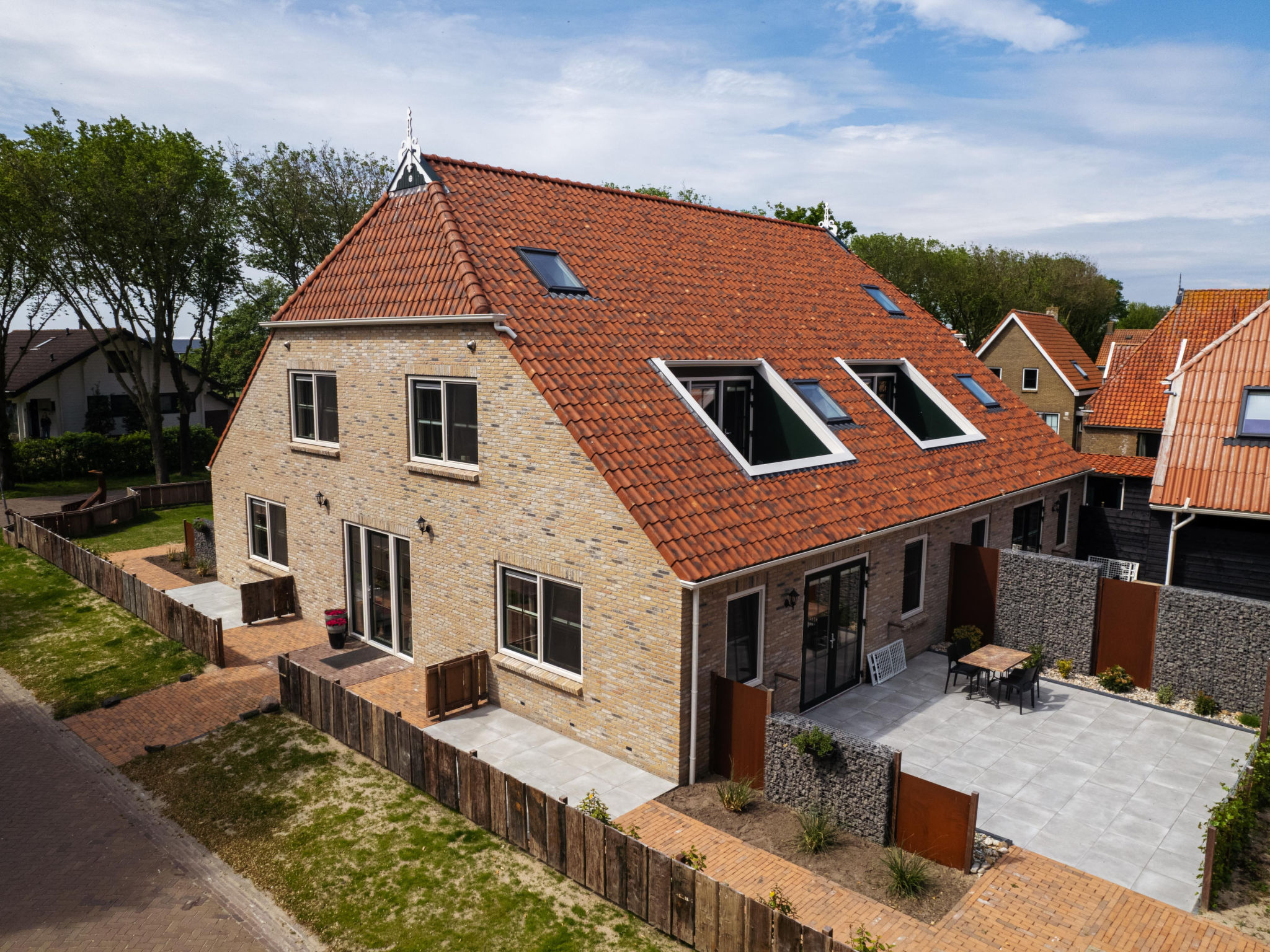 Entdecken Sie eine moderne und gemütliche Wohnung in Buren, Ameland

Eingebettet in das charmante Dorf Buren auf der wunderschönen Insel Ameland bietet diese entzückende Unterkunft einen perfekten ..
