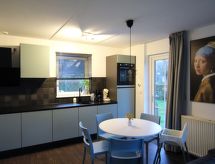 Vrijstaande bungalow aan water met oplaadstation in hartje Friesland - thumbnail 3
