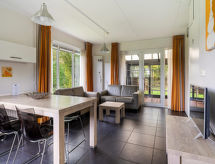 Vrijstaande bungalow aan het meer in Eernewoude, Friesland - thumbnail 2