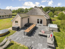 Vrijstaand vakantiehuis Lethehuis aan Emslandermeer voor 12 personen - thumbnail 1
