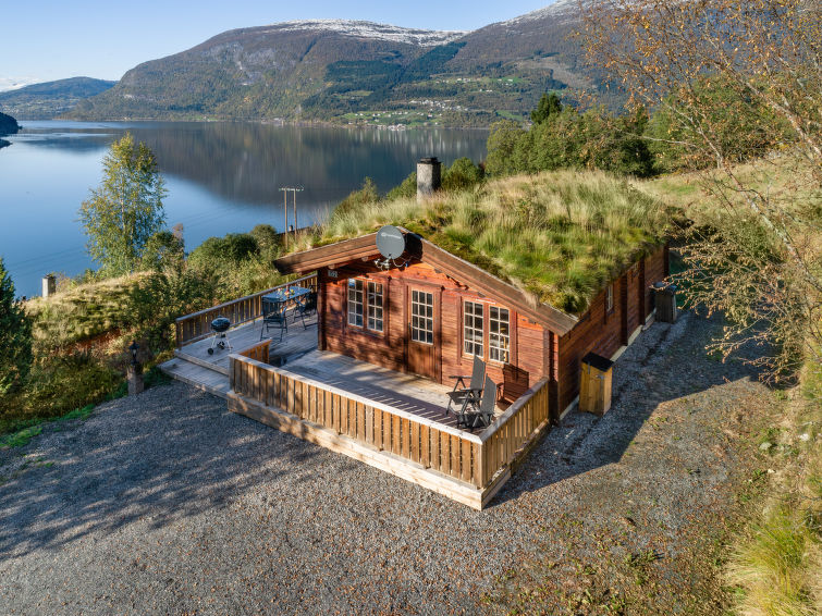 Zeezicht en rust in vakantiehuis Fjordblick I in Olden in Olden