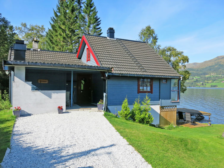 Sauna en whirlpool aan het meer in Vassenden: Vakantiehuis Strand