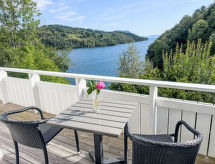 Vrijstaand vakantiehuis Askelund aan de fjord bij Uggdal, 100m van zee - thumbnail 2