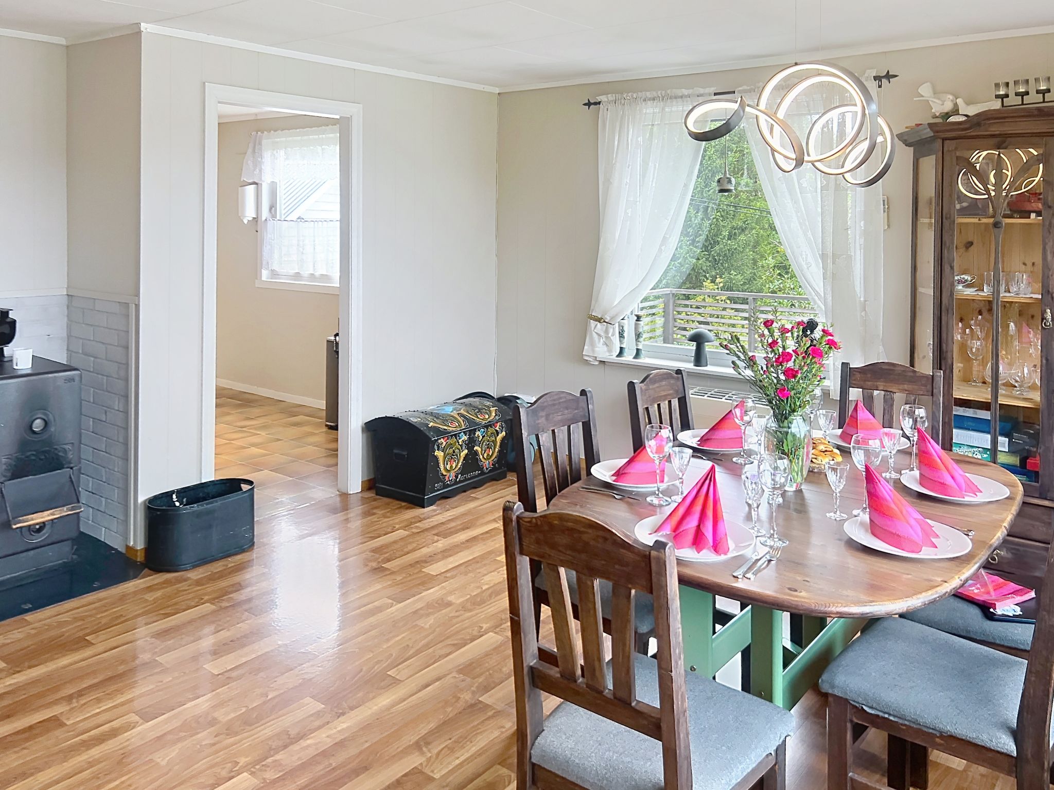 Maison Hauken – Cuisine et coin repas, photo 9 sur 29