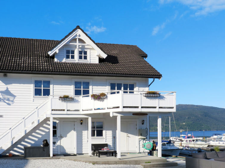 Bakkakaien (FJH440)