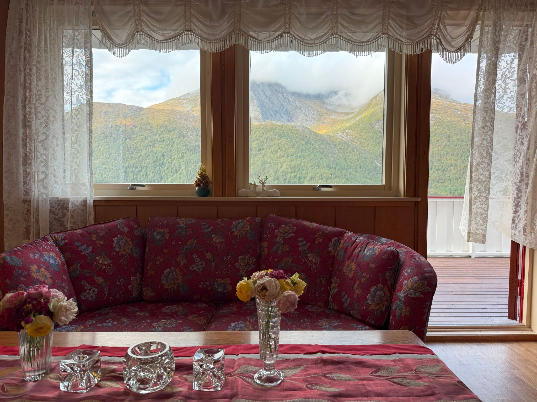 Stabben white House-Binnen