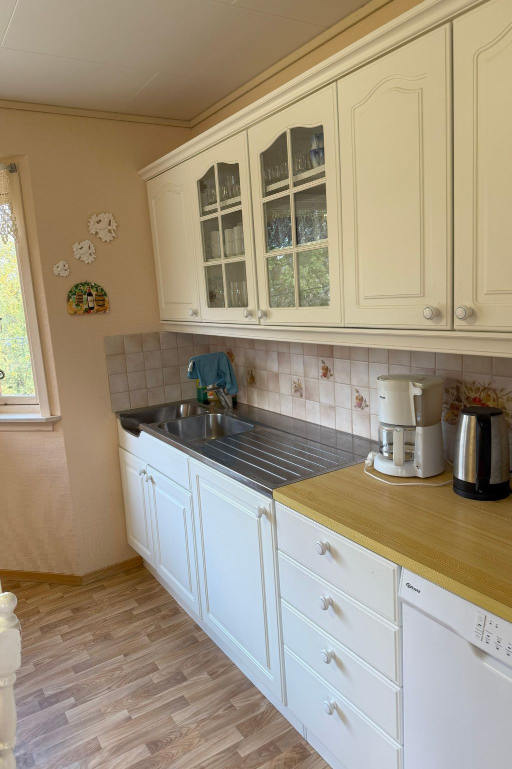 Stabben white House-Binnen