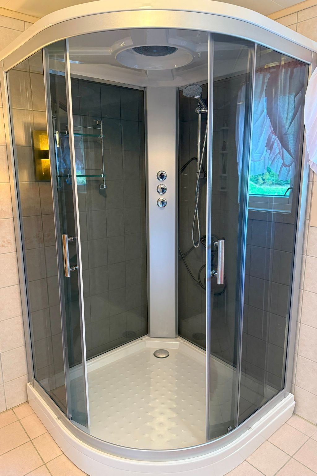 Stabben white House-Binnen