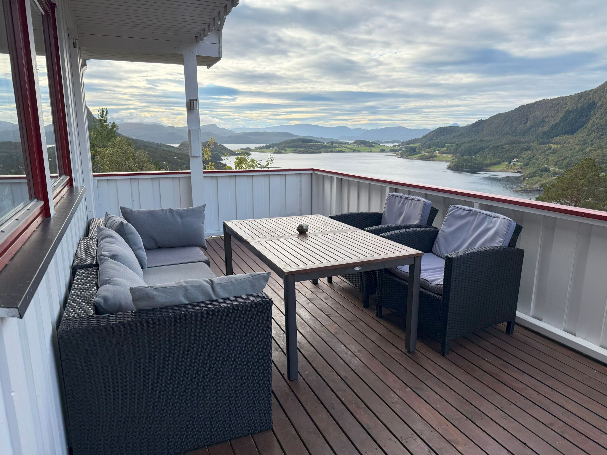 Stabben white House-Binnen