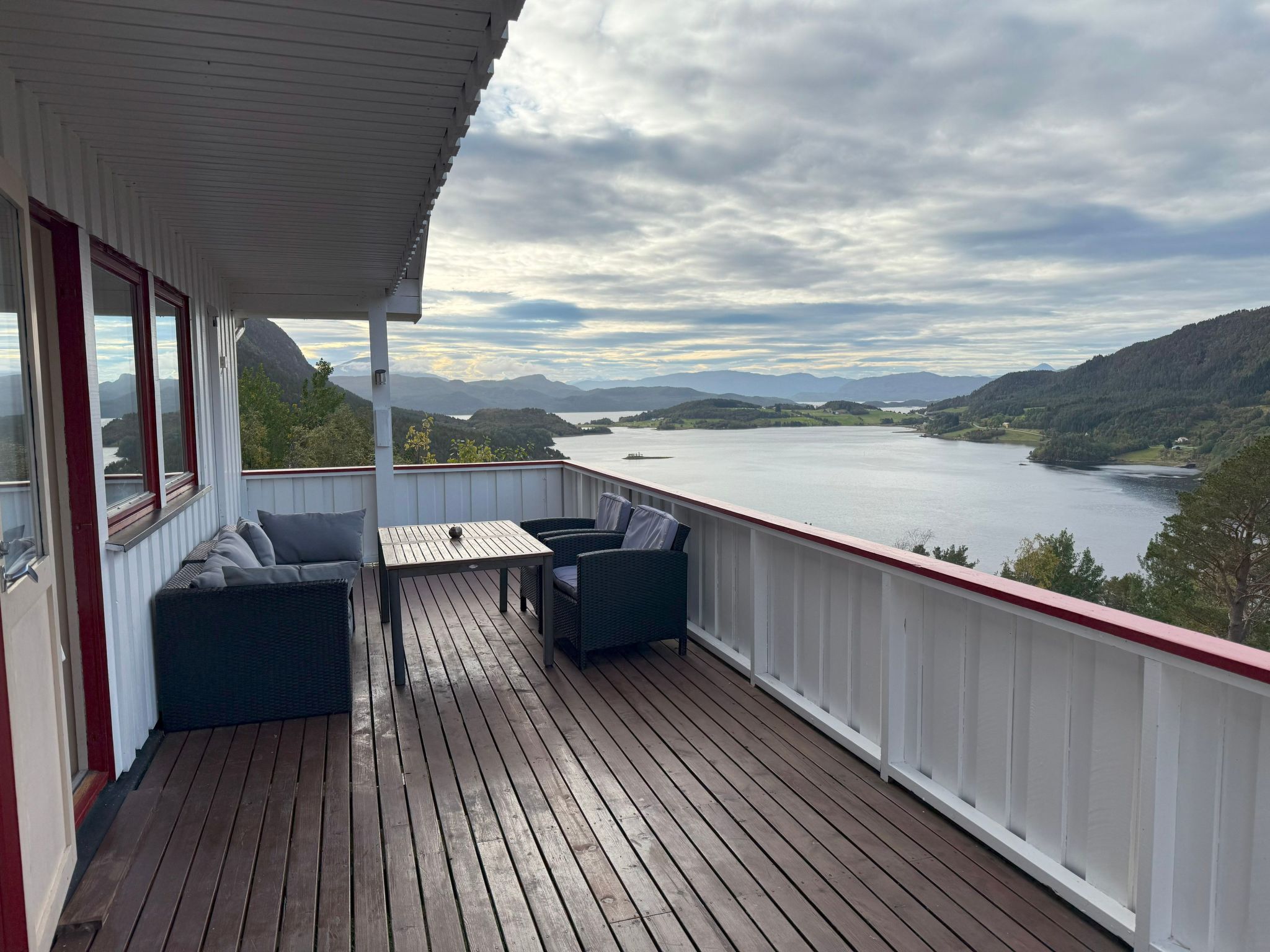 Stabben white House-Binnen