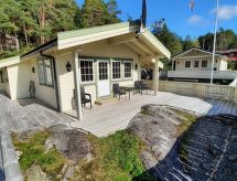 Vrijstaande bungalow aan zee en meer in Hebnes met panoramisch waterzicht - thumbnail 4