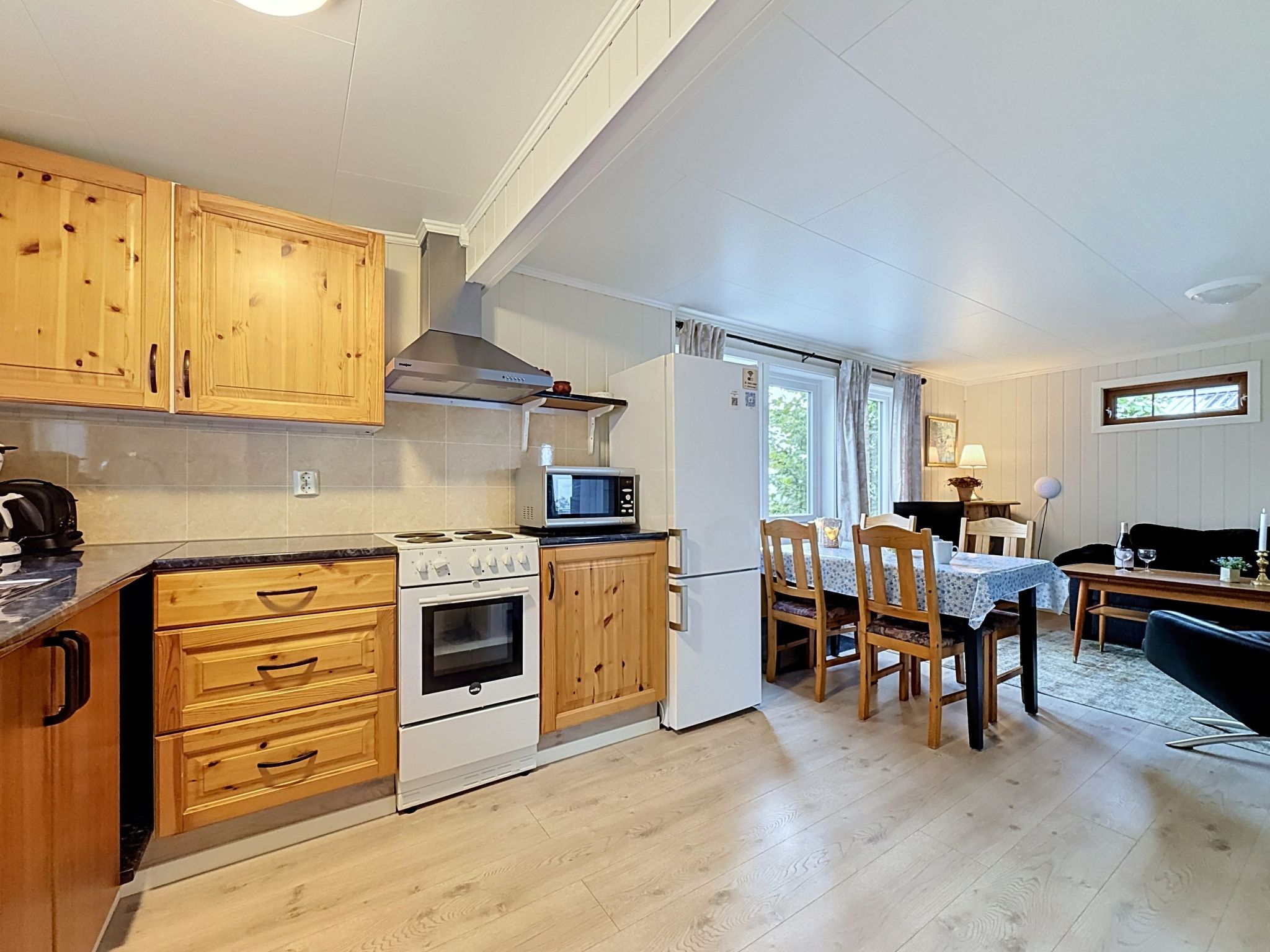 Maison Lihesten – Cuisine et coin repas, photo 4 sur 18
