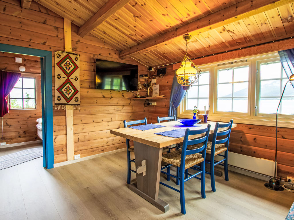 Naustvollen (FJS123)