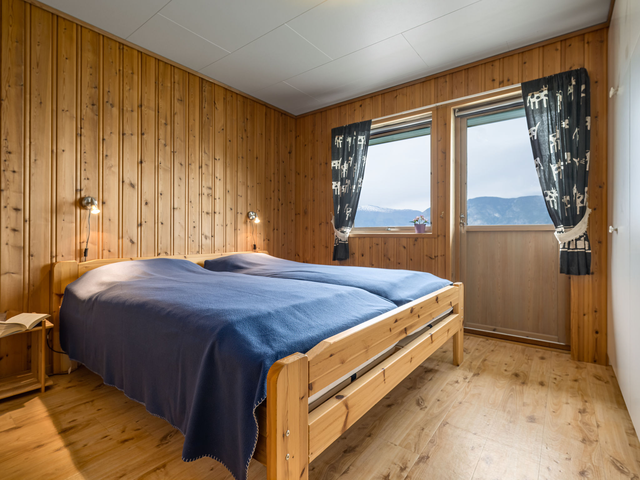Hovsfjellet - Binnen