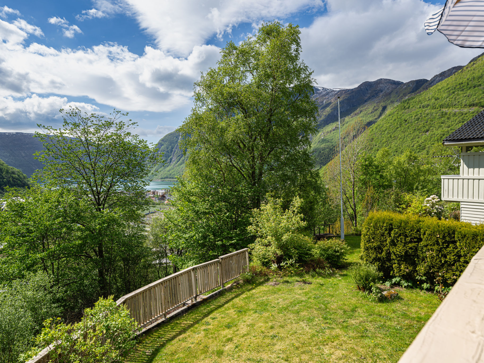 Høyanger Panorama - Draußen