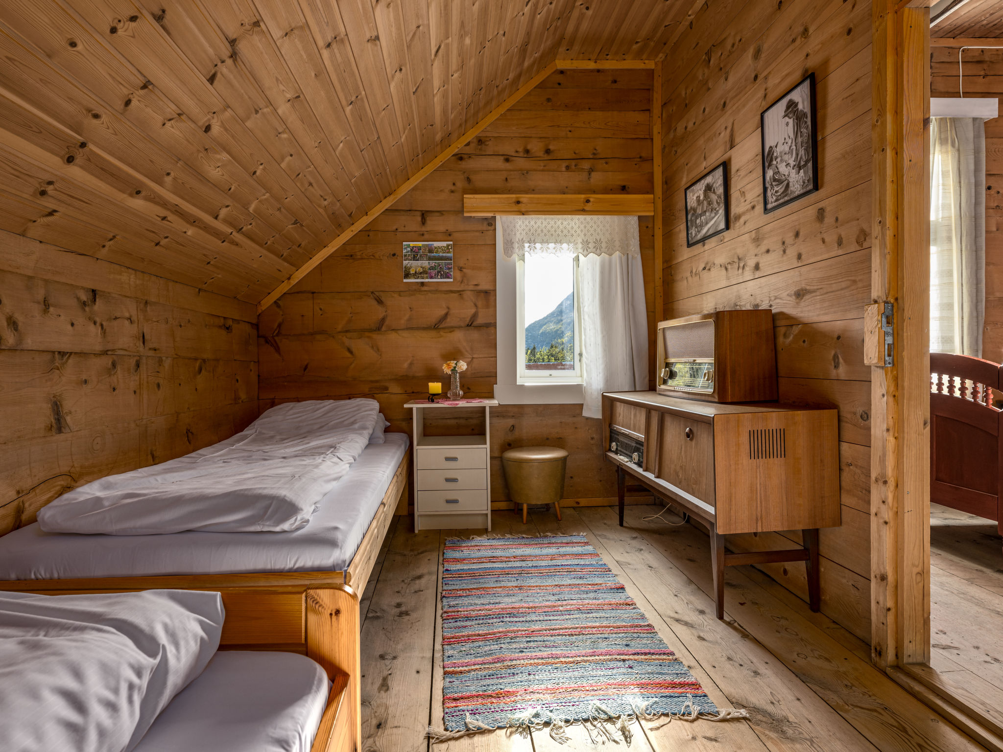 Elvehuset - Inside