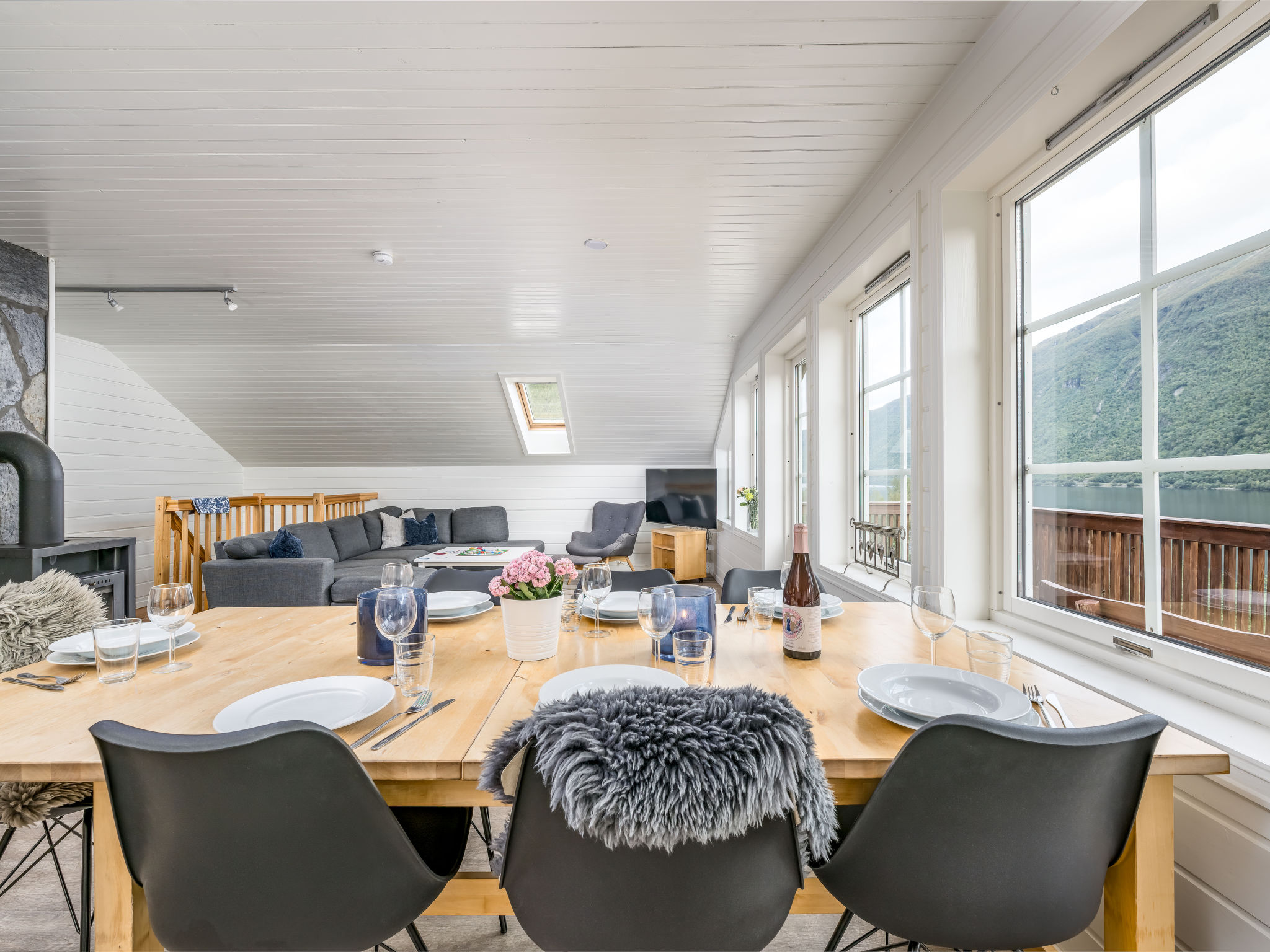 Kitchen / Dining Room