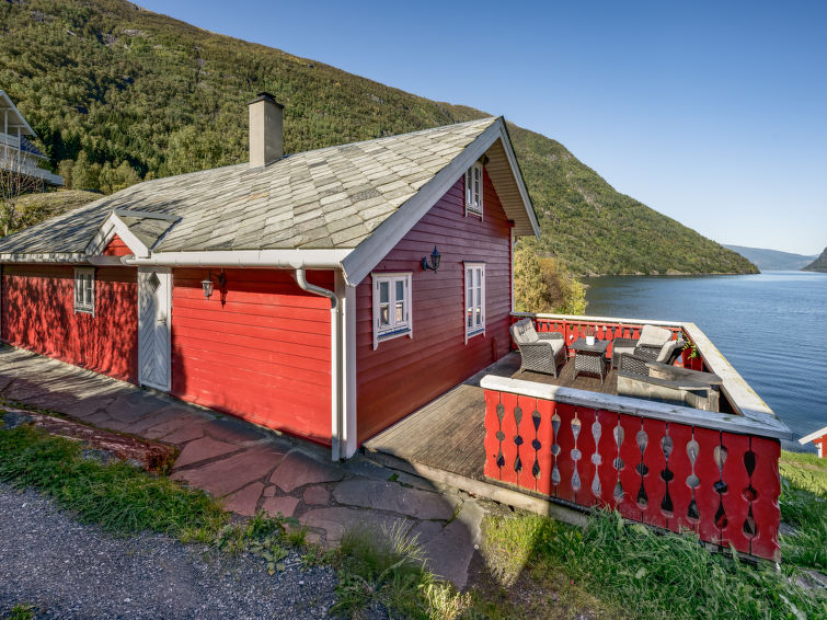 Bergzicht en rust in vakantiehuis Johans Maria stova in Arnafjord in Arnafjord