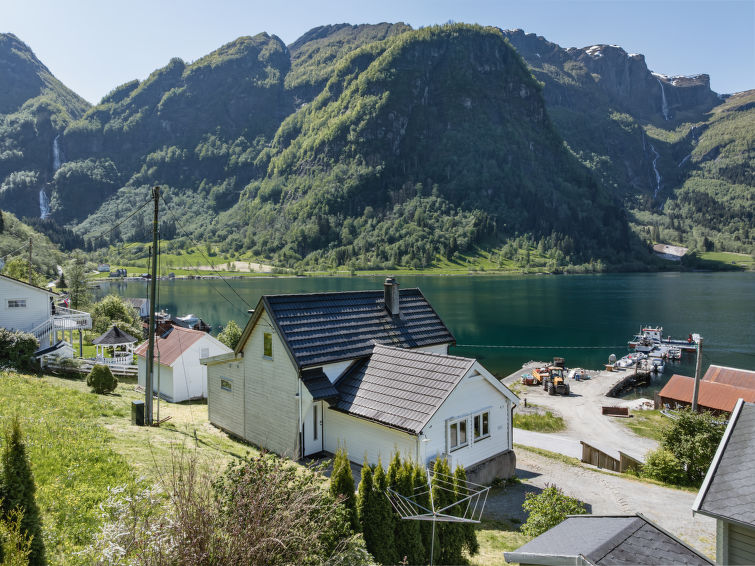 Sauna en whirlpool in vakantiehuis Indresfjord aan de fjord in Arnafjord
