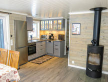 Houten huis Torfinnbu aan de rivier in de bergen bij Åseral - thumbnail 4