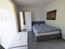 Rustiek appartement aan het meer in Naterki met privétuin en terras - thumbnail 4