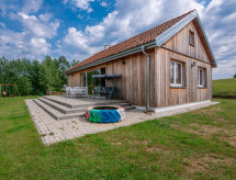 Vakantiehuis met whirlpool in Spychowo-Kierwik nabij het strand - thumbnail 1