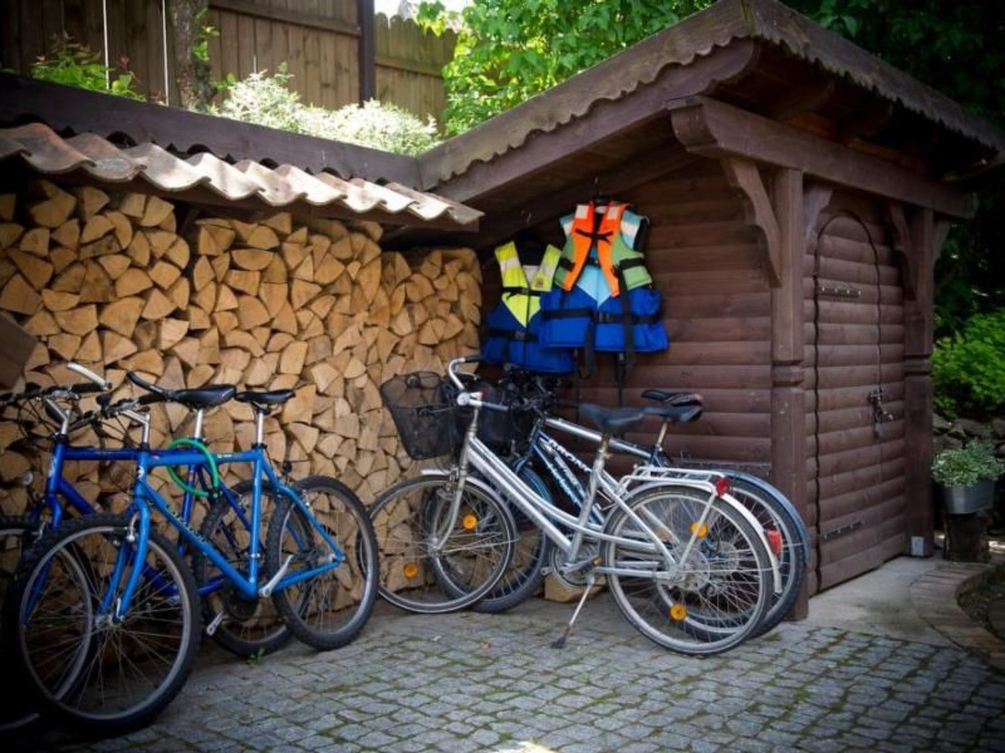 Gartenstudio mit Seeblick in Villa - Image 2