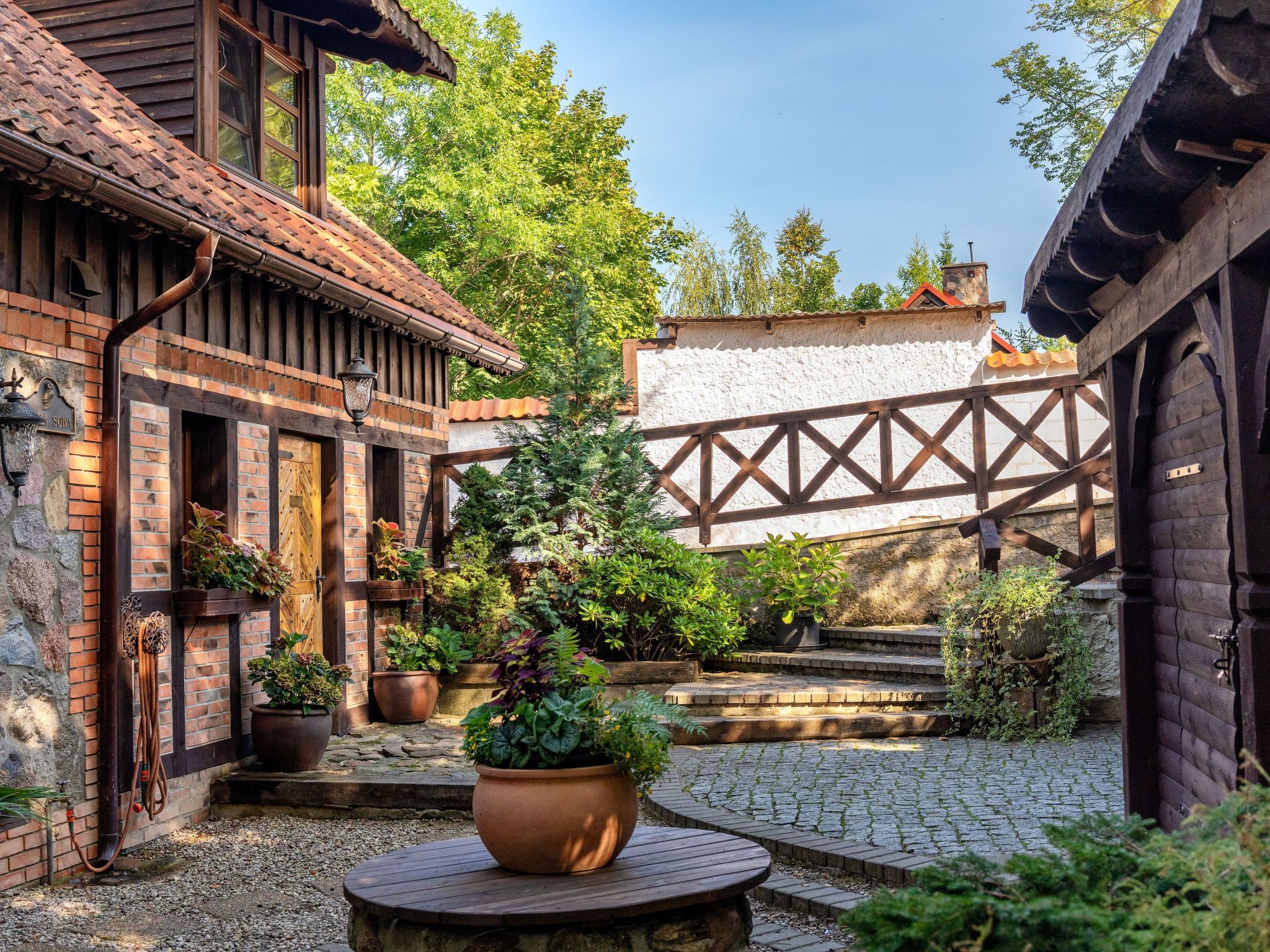 Gartenstudio mit Seeblick in Villa — House (5 of 11)