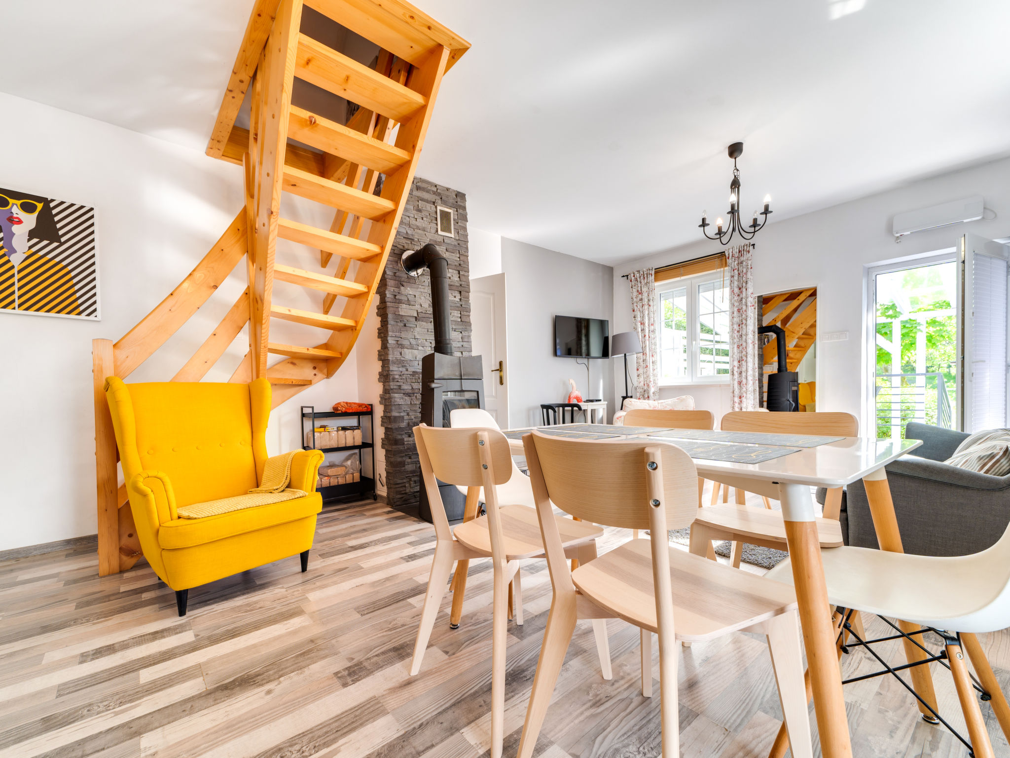 Kitchen / Dining Room