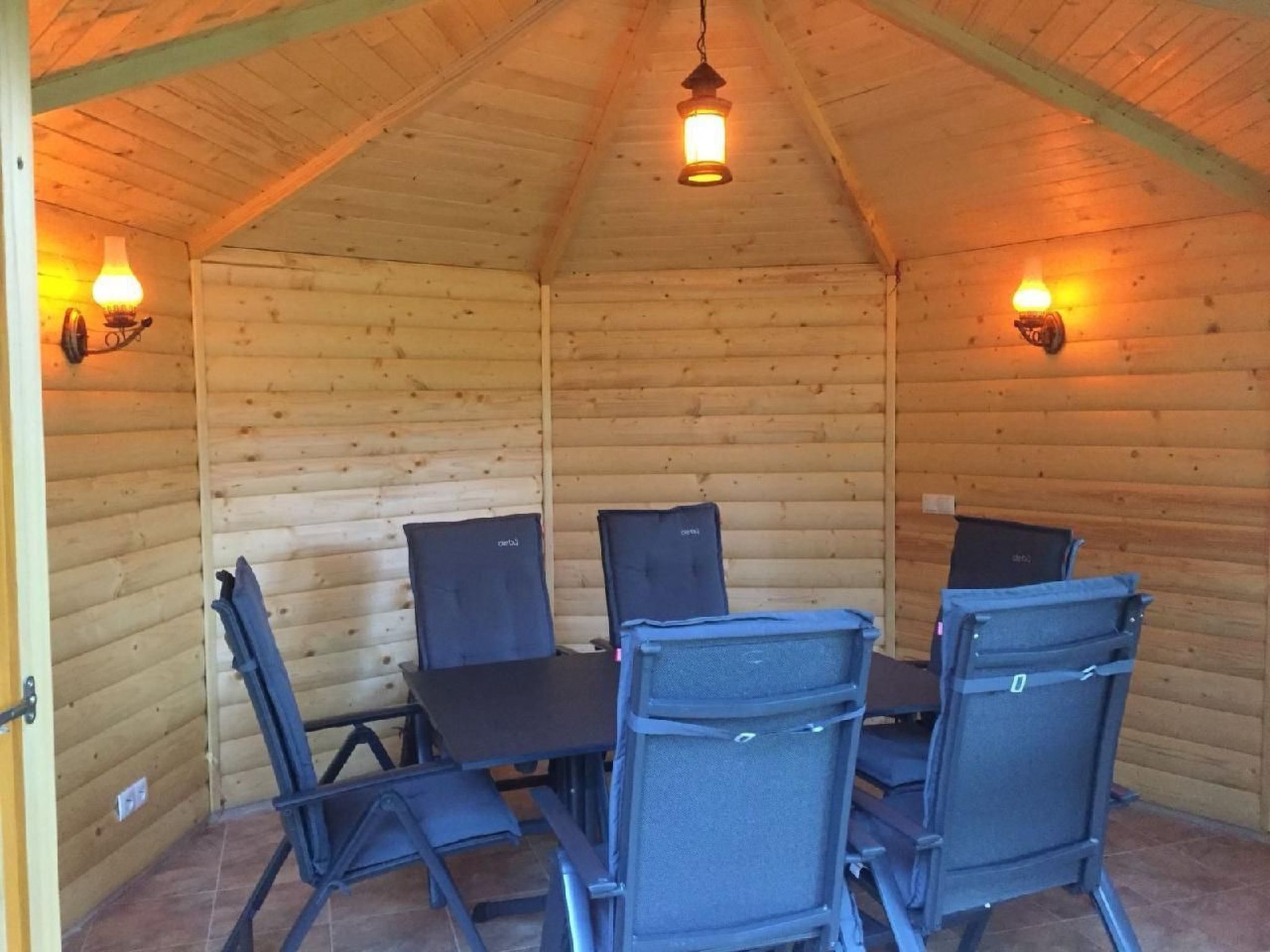 Komfortables Ferienhaus Ewa in Meszna Opacka-Binnen