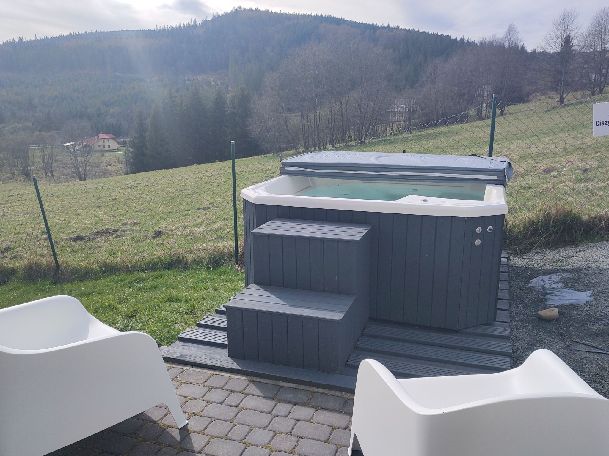 Modernes Ferienhaus in Kiczora mit Großem Garten-Binnen