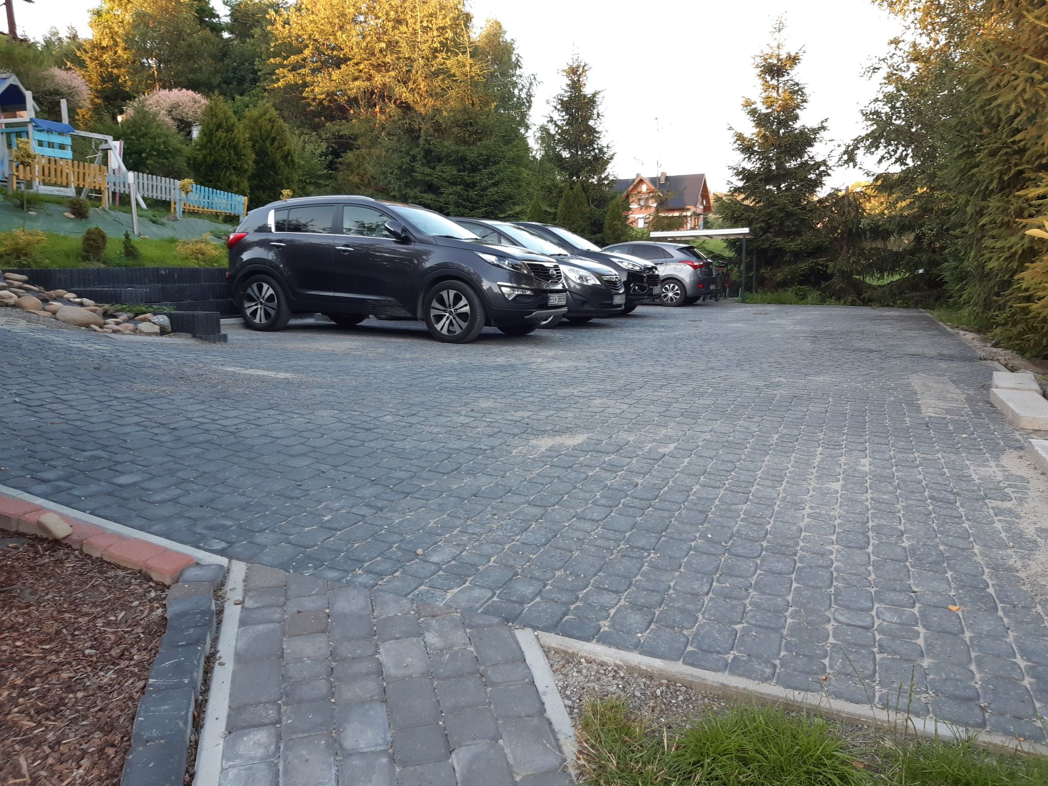 Modernes Ferienhaus in Kiczora mit Großem Garten-Binnen