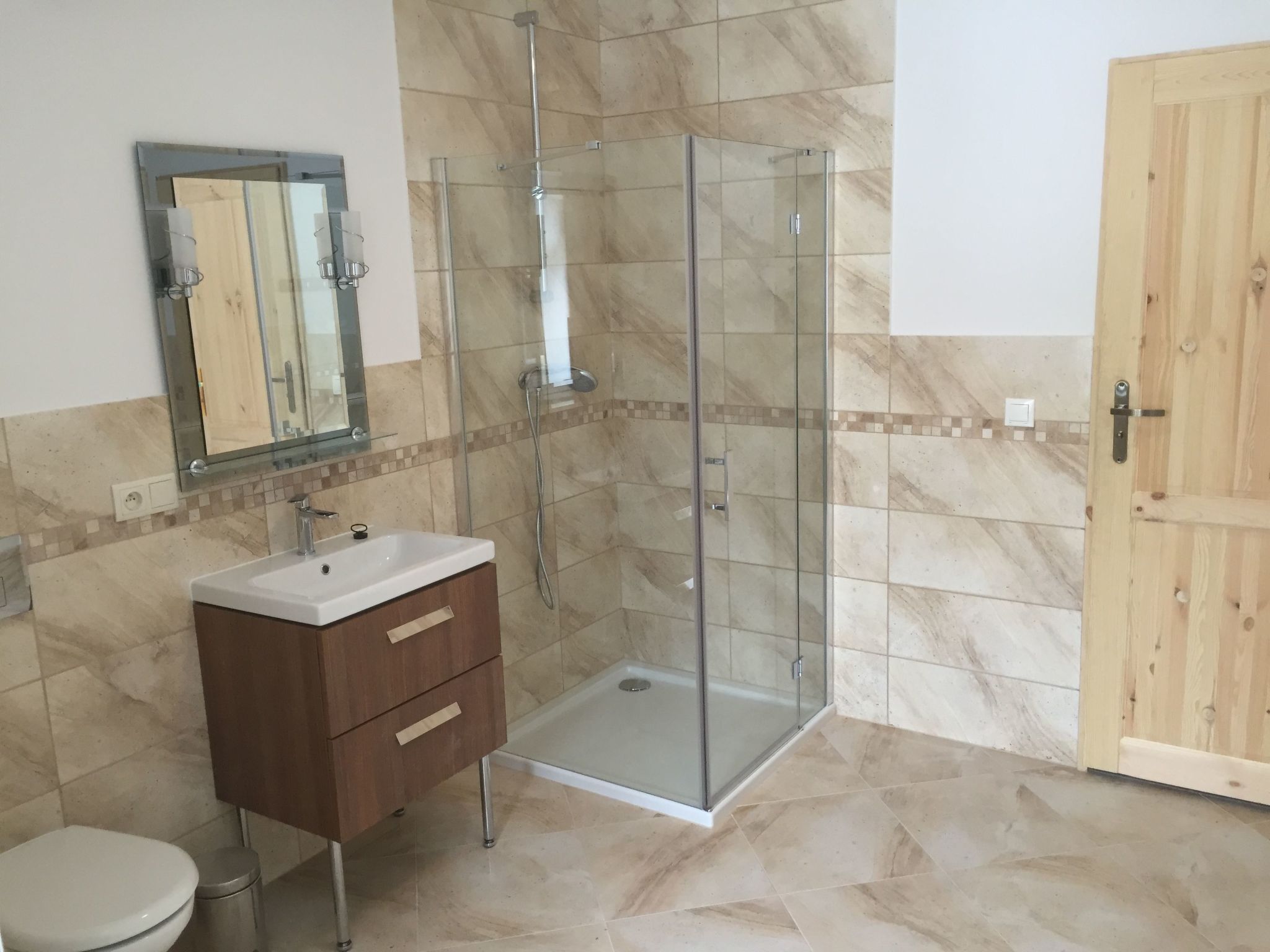 Für eine große Familie oder eine Gruppe von Freunden-Binnen