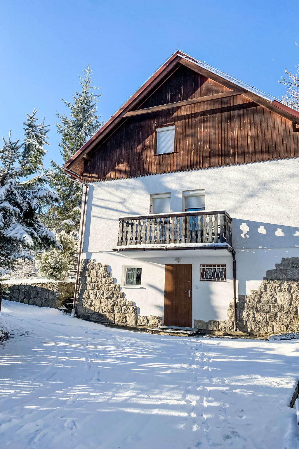 Holiday home in the Giant Mountains - Buiten