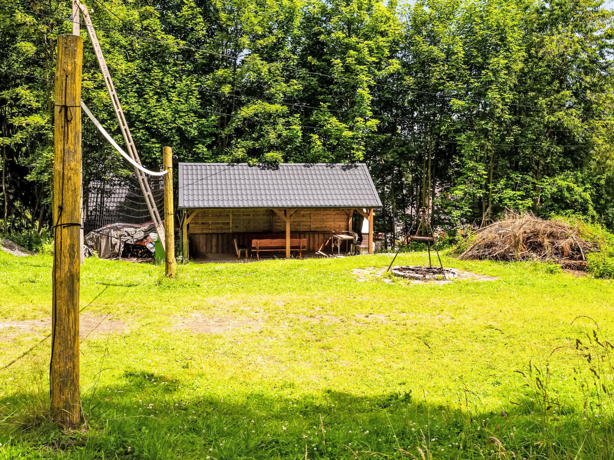 Landhaus mit Schwimmbad - Buiten