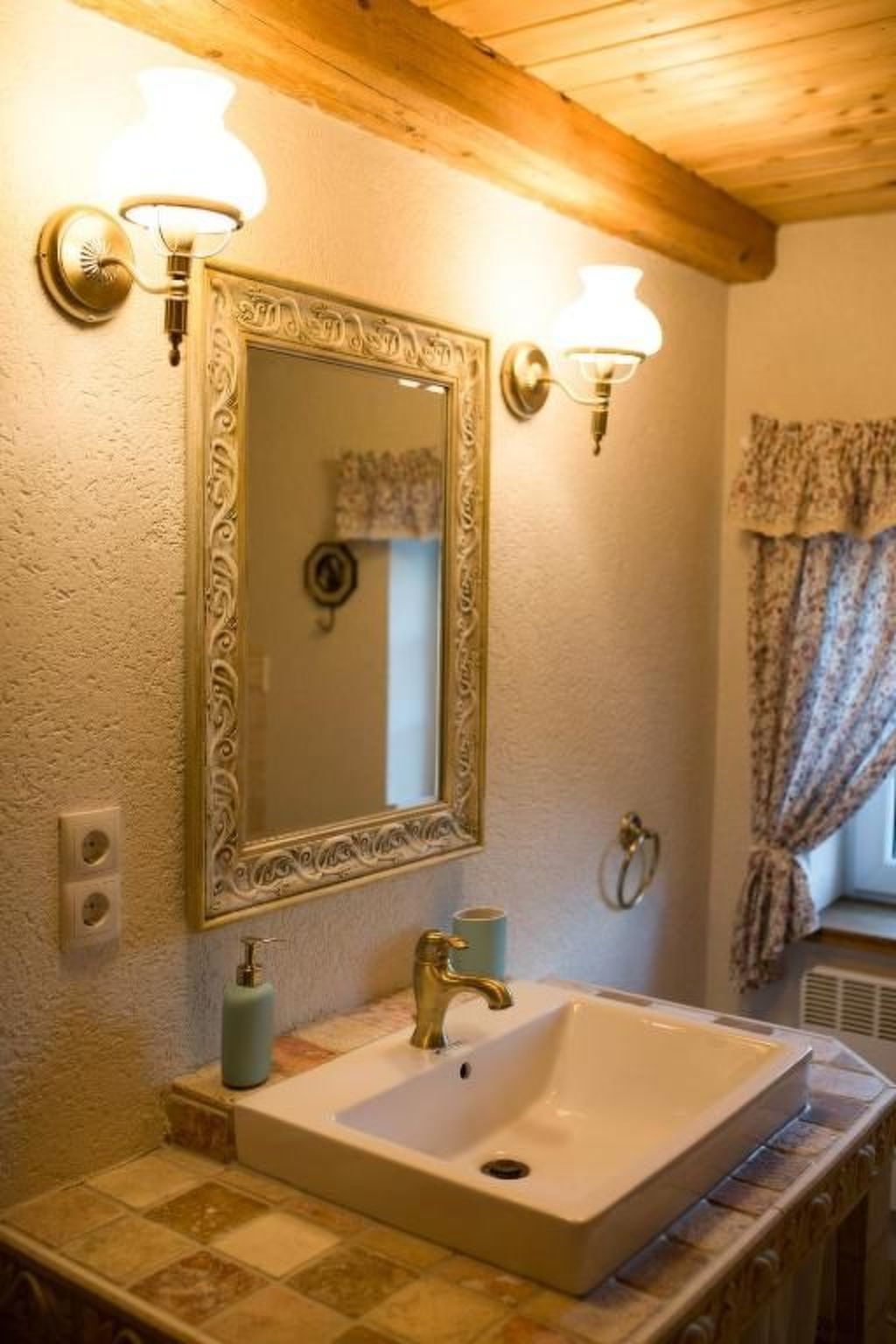 Nasze Chabazie-Inside