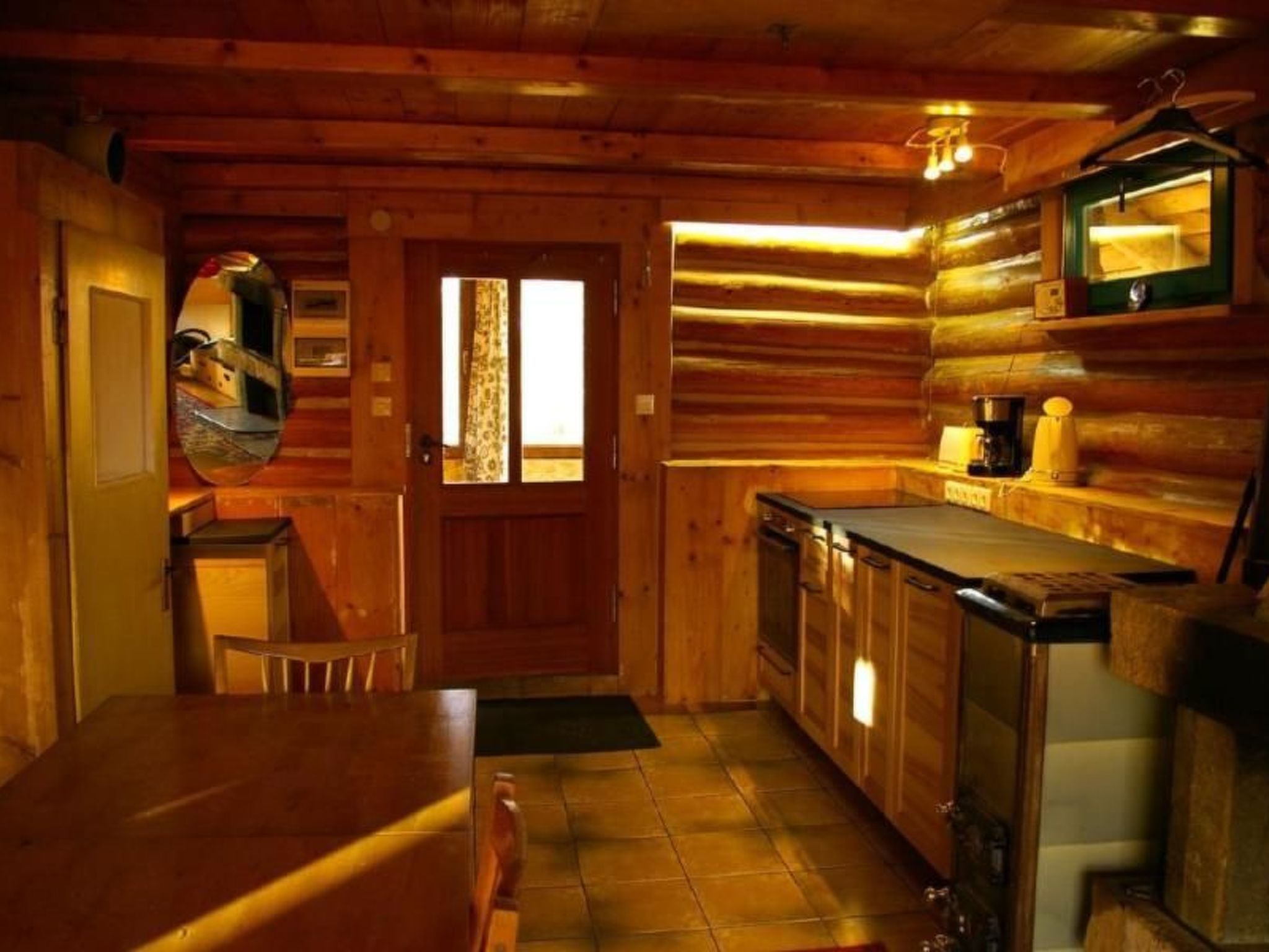 Blockhaus in Gajówka mit Kaminofen-Inside