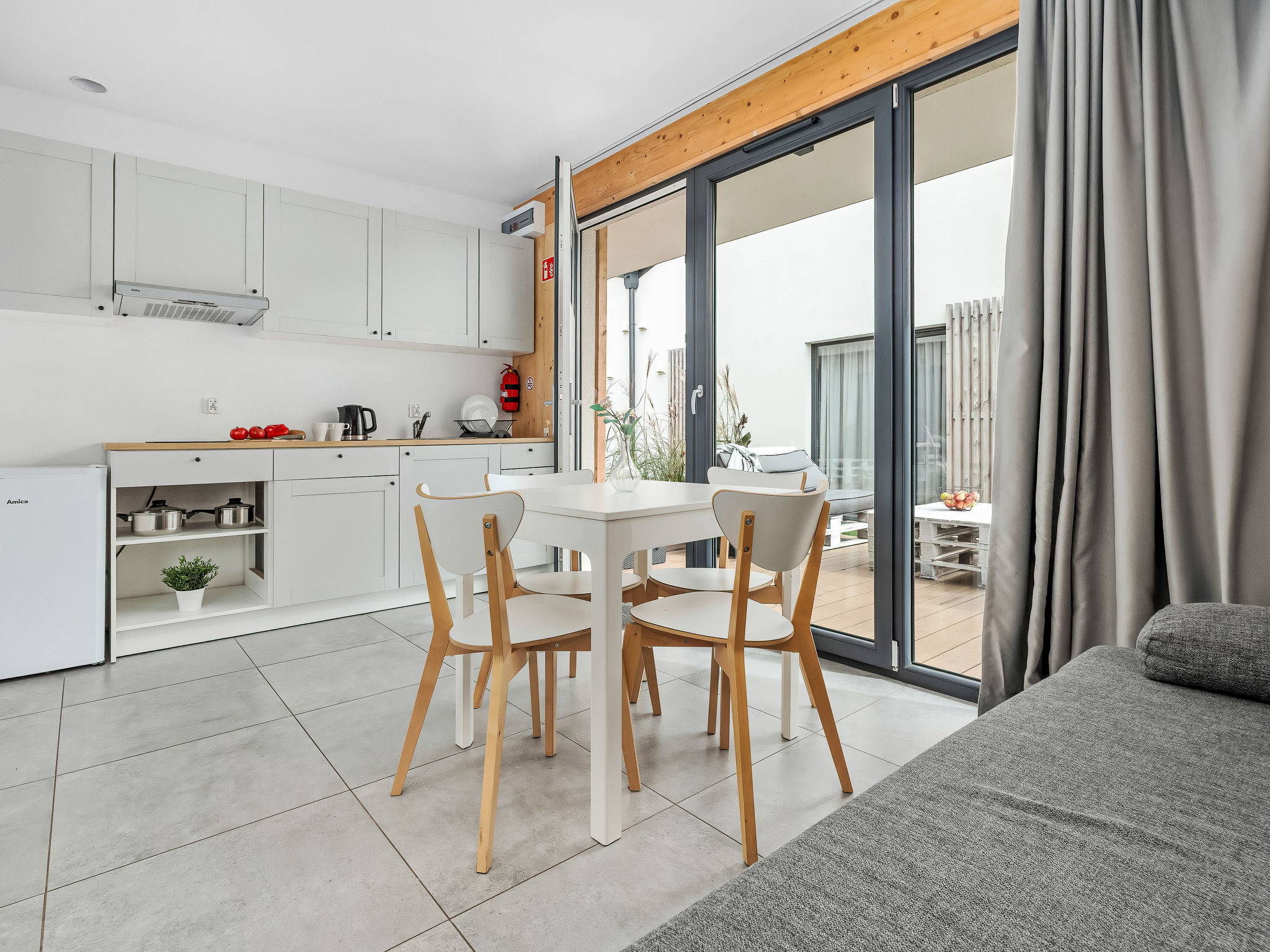 Mit privater Terrasse - Binnen