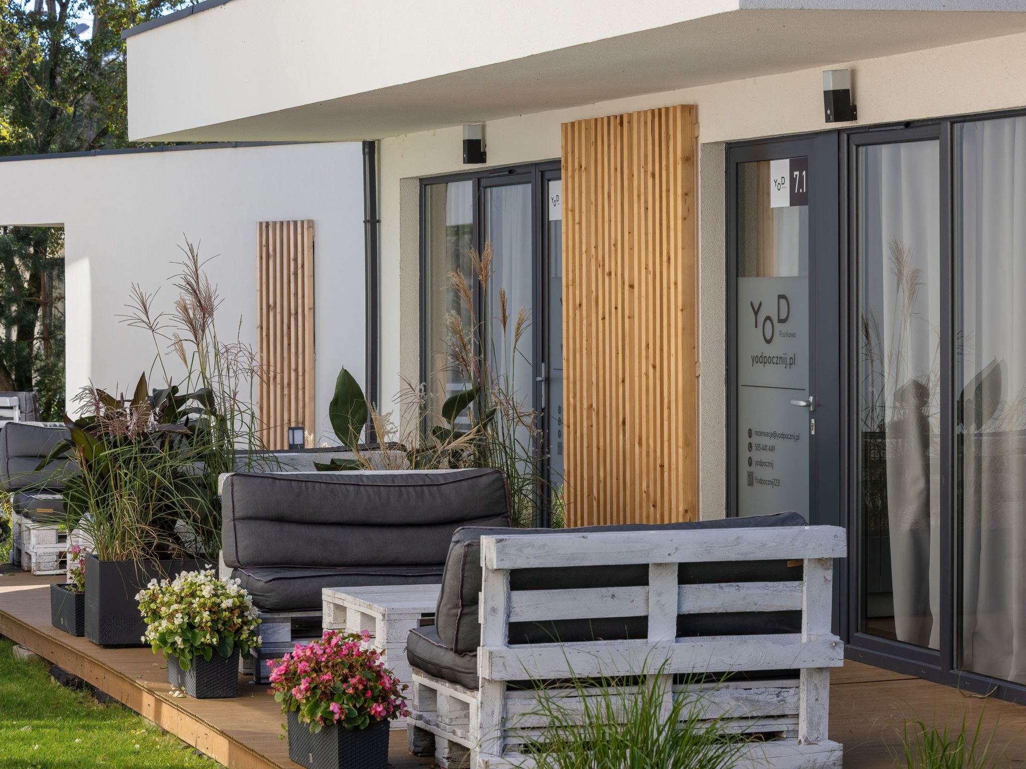 Mit privater Terrasse-Image-tags.info