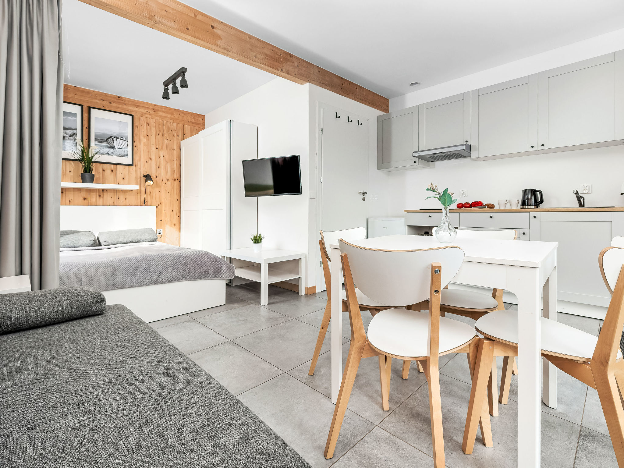 Mit privater Terrasse - Binnen