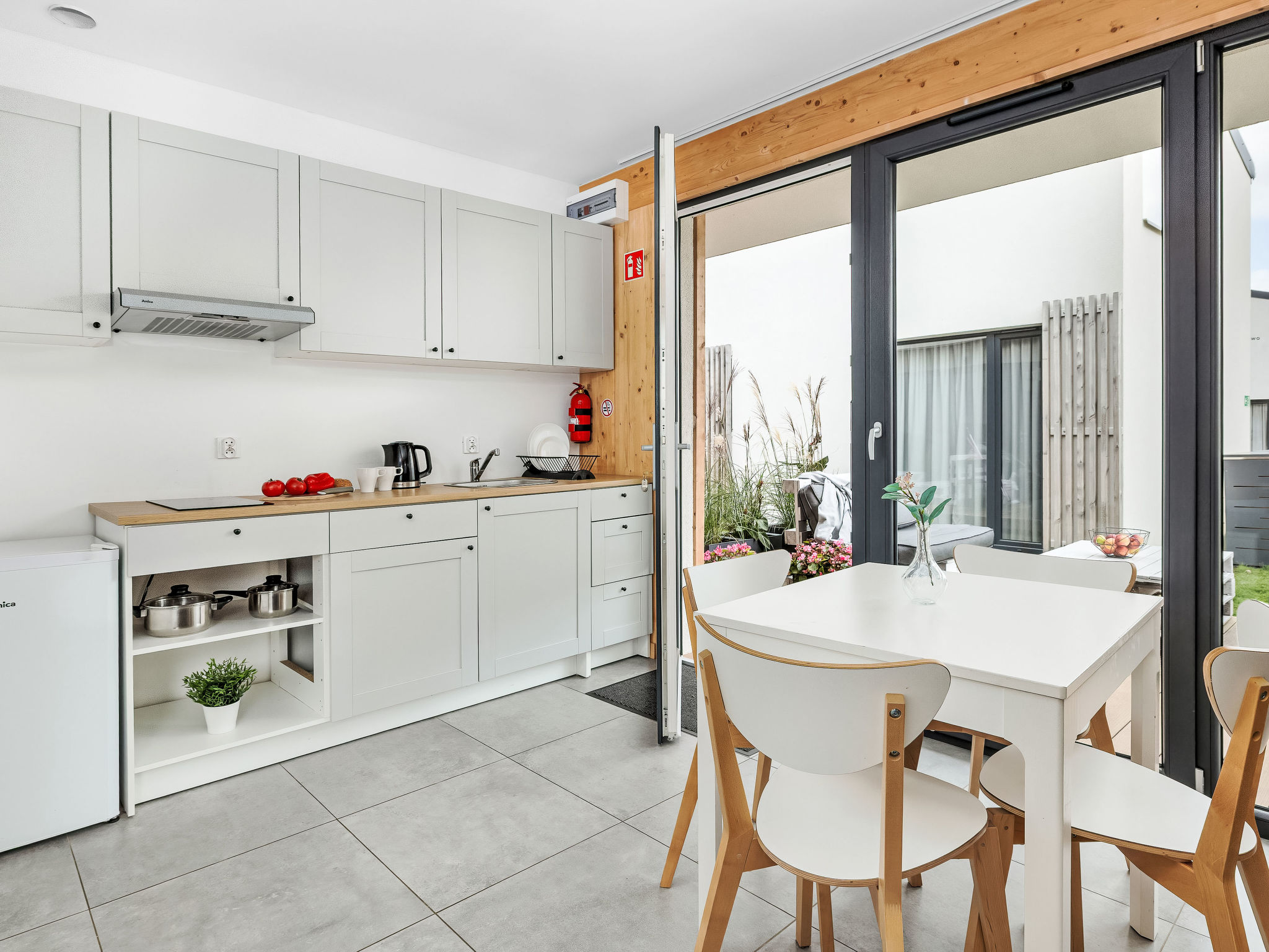 Mit privater Terrasse - Binnen