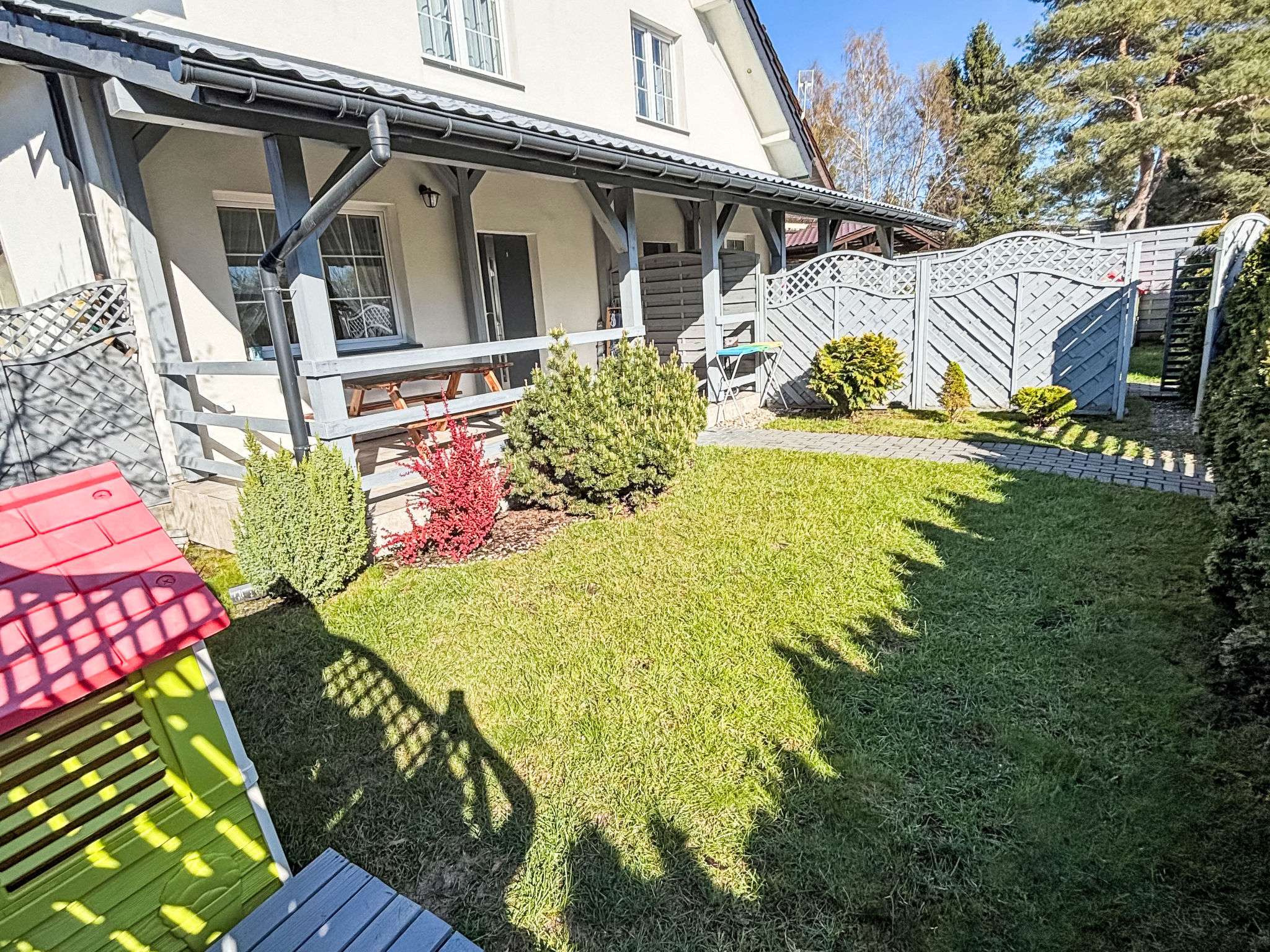 Villa Kacper mit privatem Garten, Terrasse und Grill