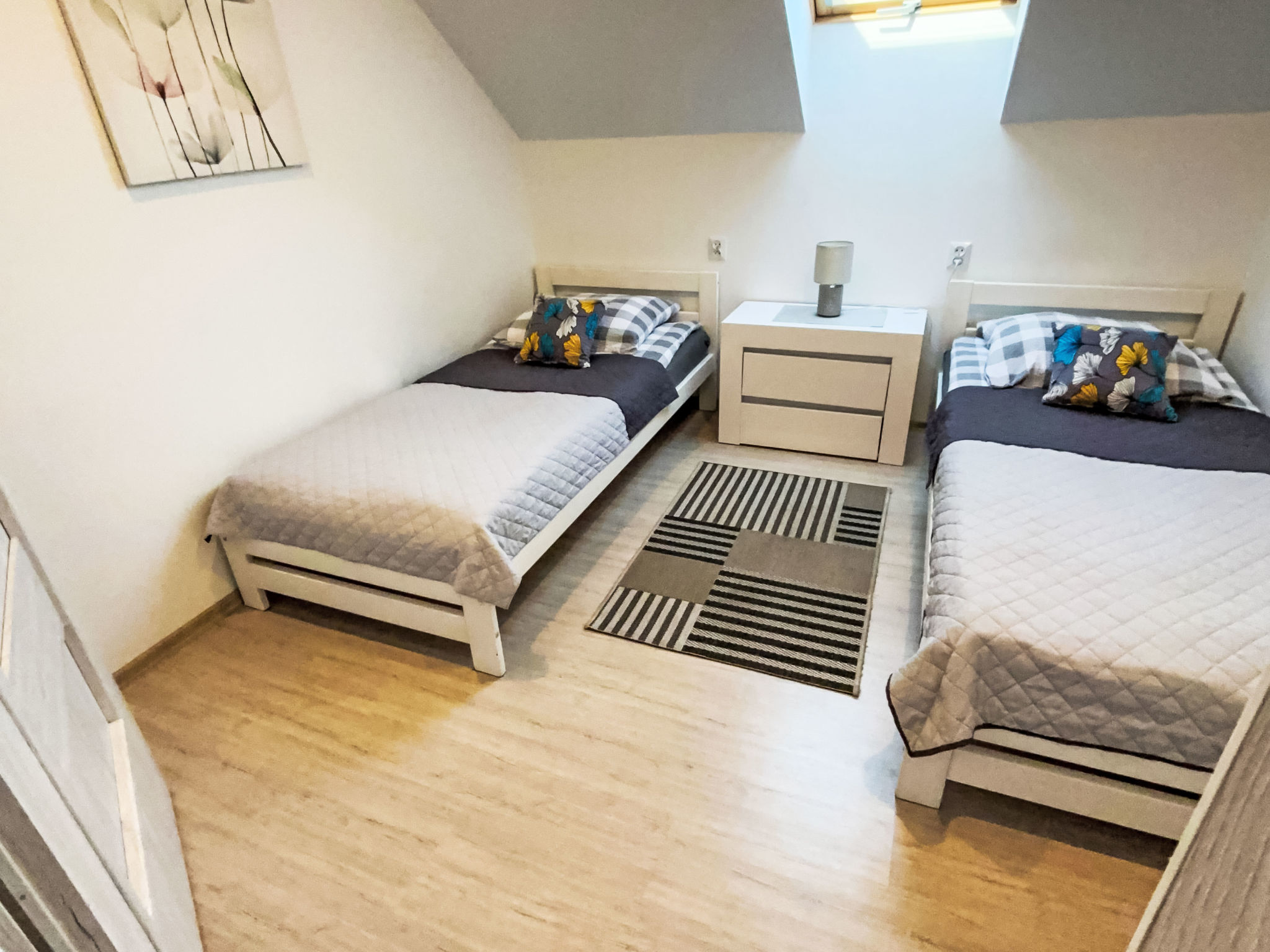 Villa Kacper mit privatem Garten, Terrasse und Grill - Binnen