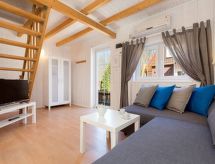 Strandhuis met verwarmd zwembad op 30 meter van zee in Rewal - thumbnail 1